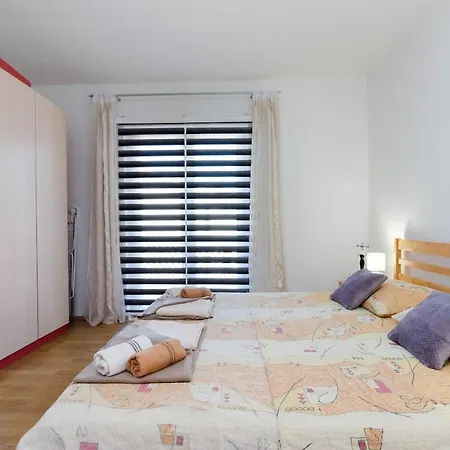 Luka Apartament *