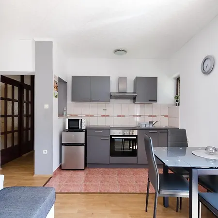 Luka Apartamento