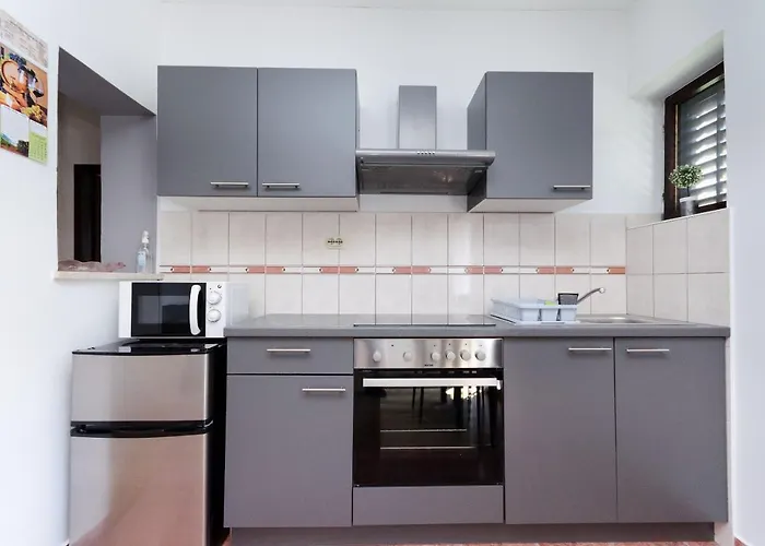 Luka Apartament *
