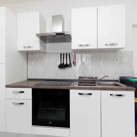 Luka Supetarska Draga