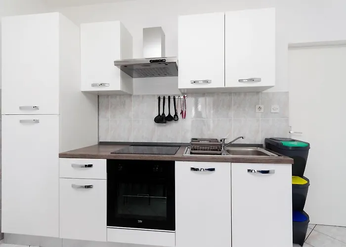 Luka Supetarska Draga